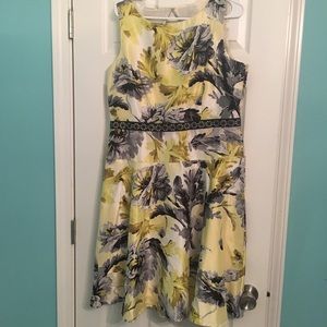 Bright yellow floral dress 🌻🌻🌻